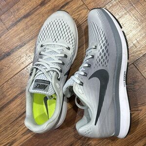 Like new Mens Nike zoom Pegasus 34